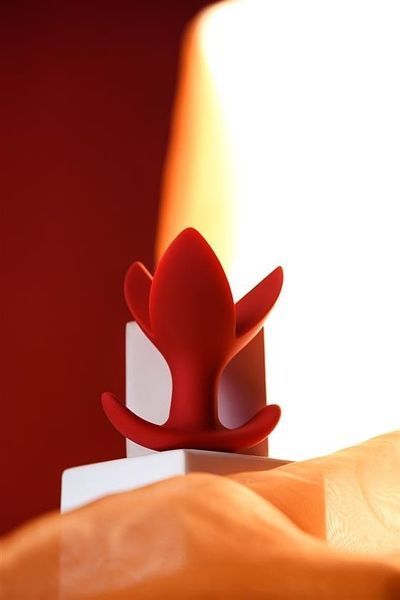 Анальная пробка ToDo Expander Plug Flower, 9 см (красный) 98004 фото
